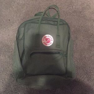 Green Fjallraven Kanken